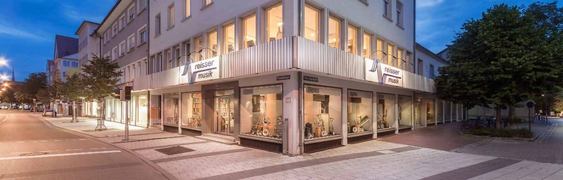 Reisser Musikhaus Ulm - Digitalpianos, E-Pianos, Stagepianos und Keyboards